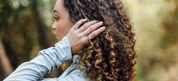 girl wearing achiever ring